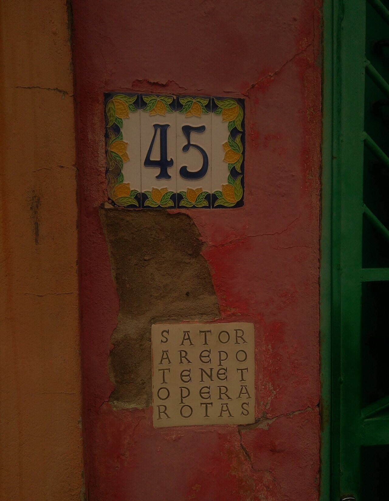 sator_arepo_tenet_opera_rotas_-_rua_dona_leonor-_45_-porto_alegre-_brasil-_-standard.jpg