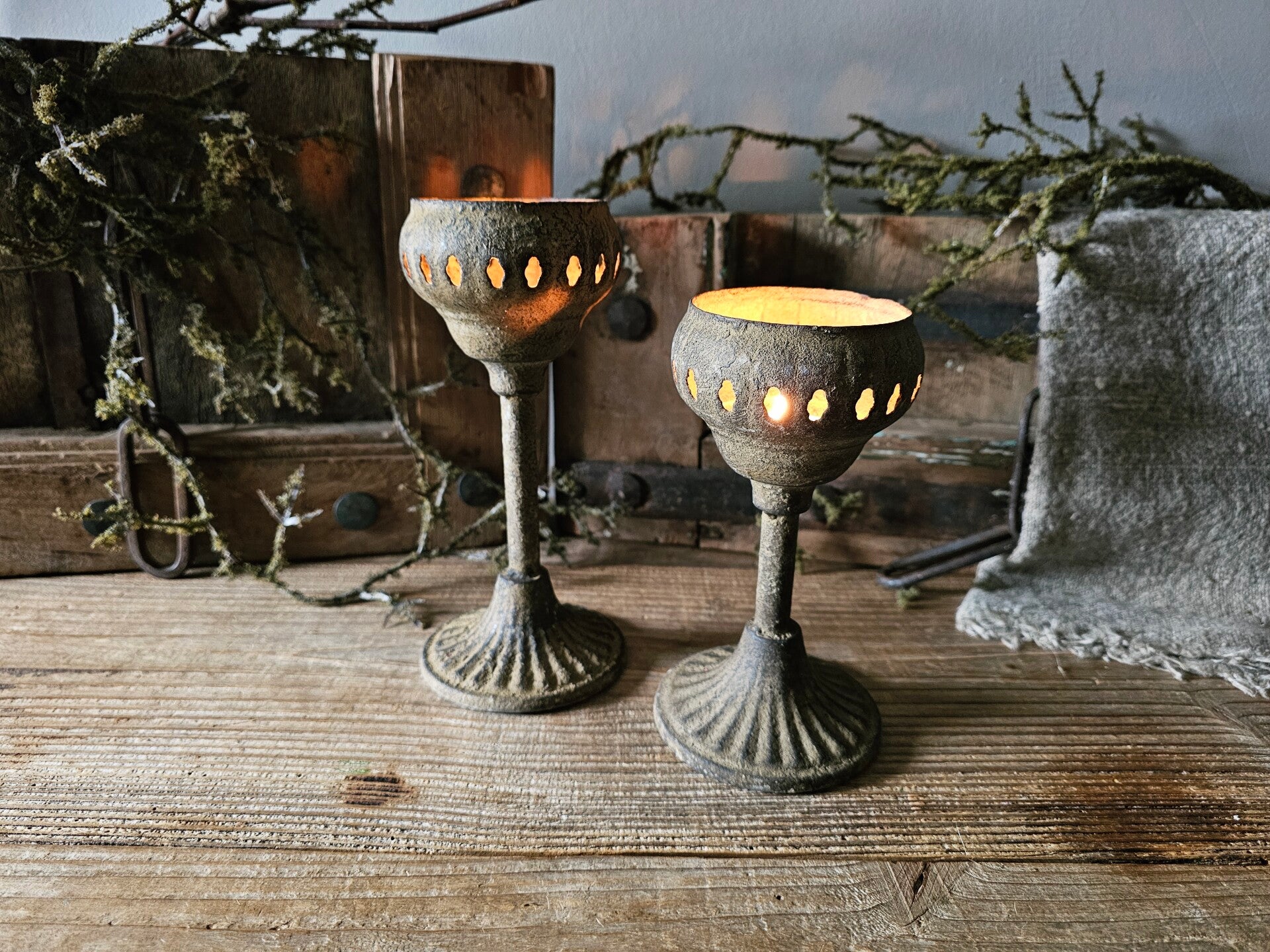 IJzeren roest waxinelicht op voet