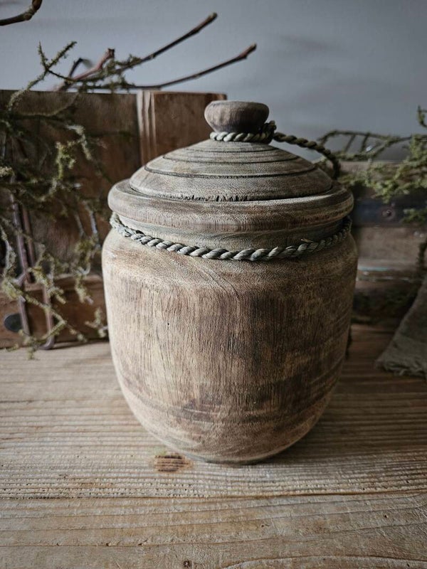 Houten pot met deksel