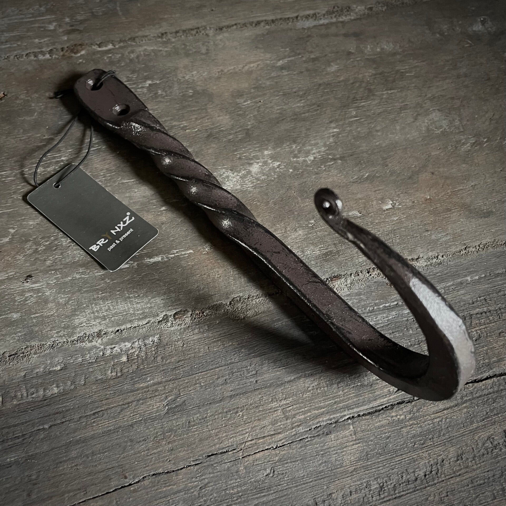 Brynxz kapstokhaak  (H21 cm) "Hand forged twisted hook"