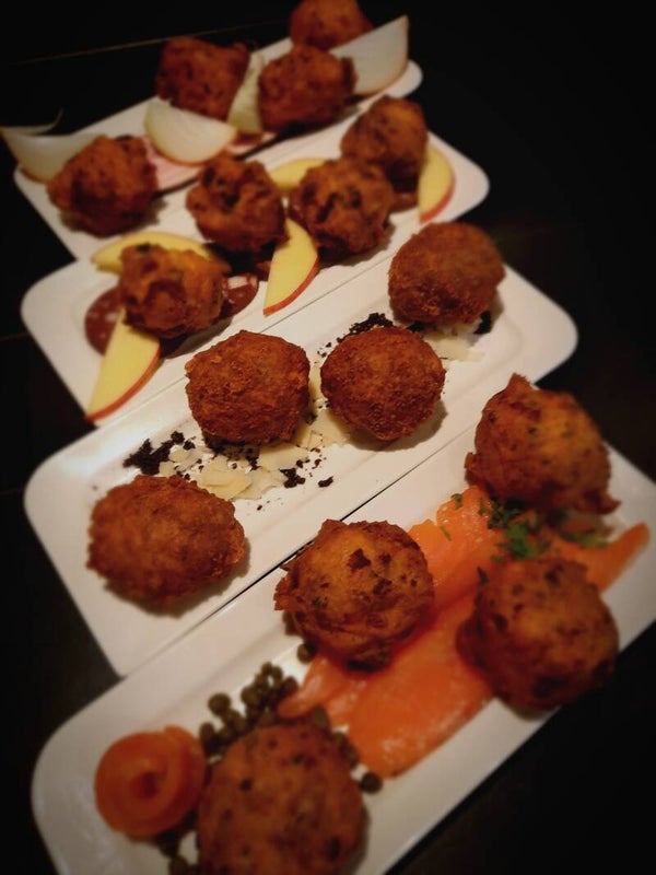 Hartige Oliebollen mix van 8 stuks