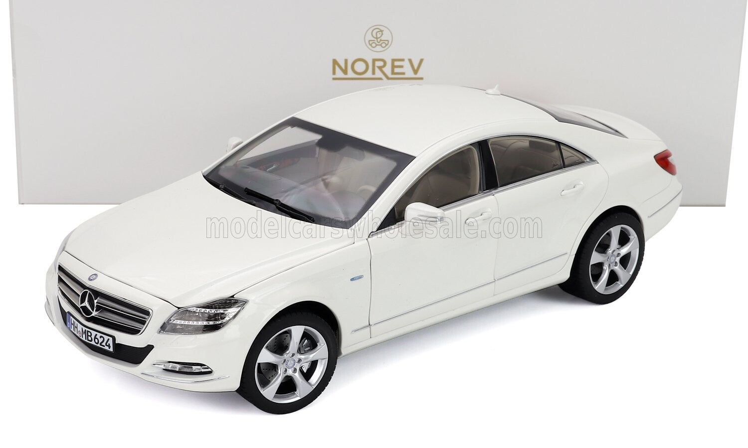 1:18 Norev - Mercedes-Benz CLS Coupe 2011 Brillant White metallic