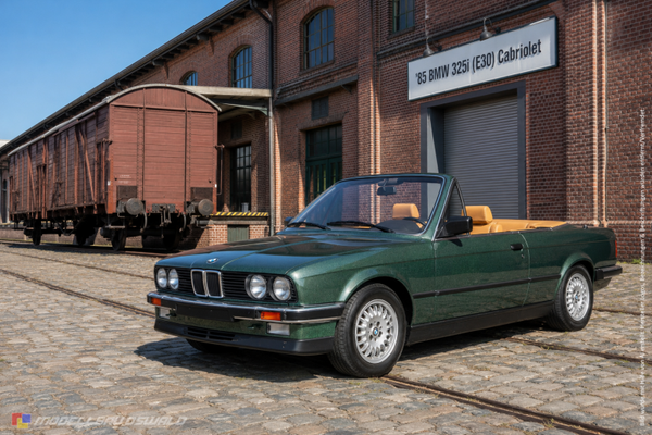 1:18 Spare Parts - MCG - 1985 BMW 325i (E30) Cabriolet Green