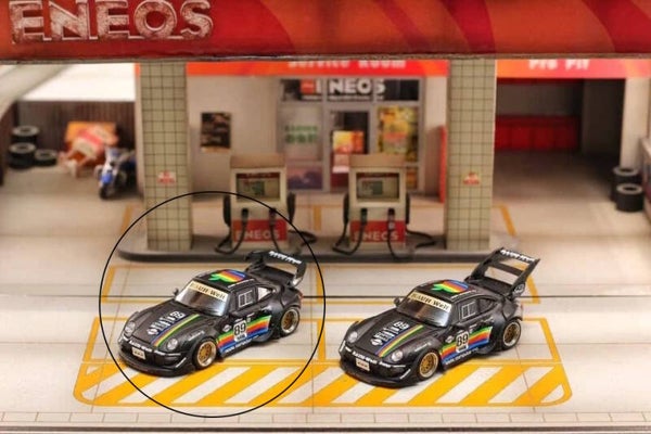 1:64 Street Weapon - Porsche 993 *Apple* Low tail