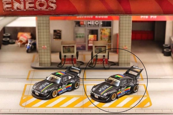 1:64 Street Weapon - Porsche 993 *Apple* High tail