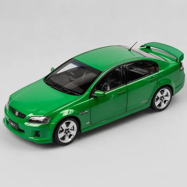 1:18 Authentic Collectibles - Holden VE Commodore SS V - Atomic Green