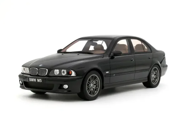 1:18 Otto Mobile - 2000 BMW E39 M5 Black Saphire Metallic 475