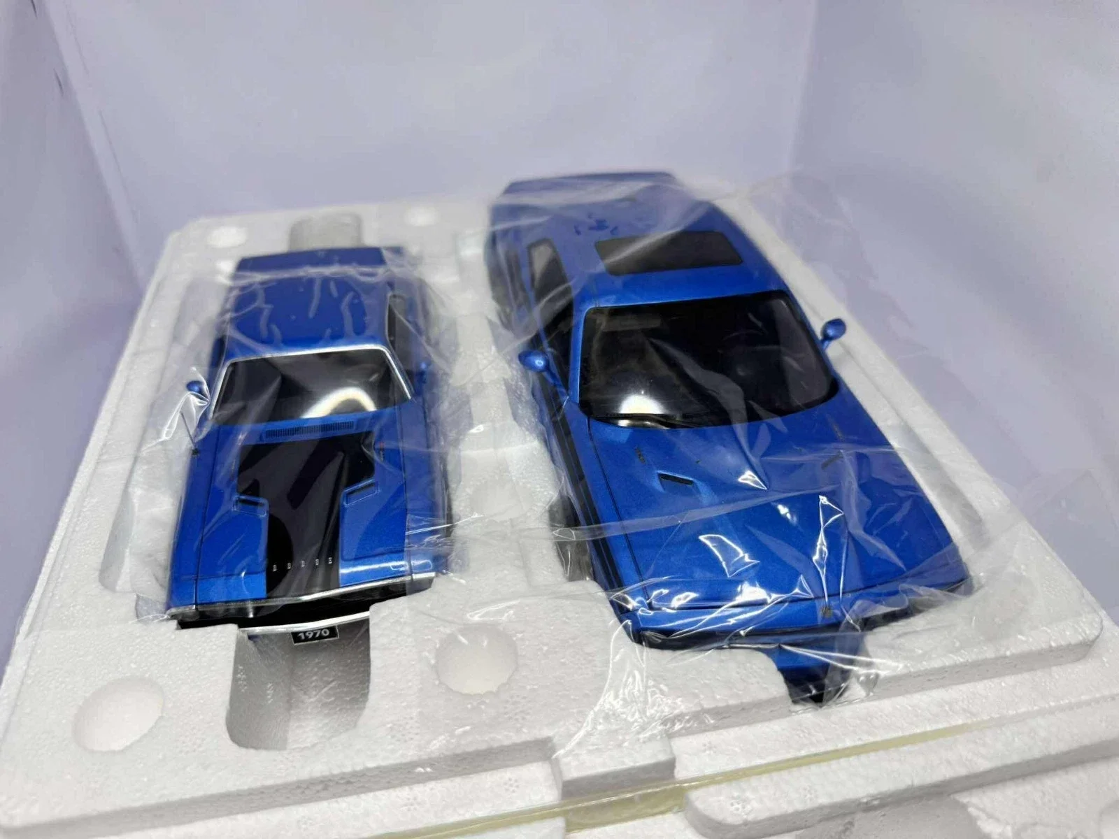 1:18 & 1:24 Highway 61 - 1970 & 2009 Dodge Challegner Blue Metallic *Wix Set*