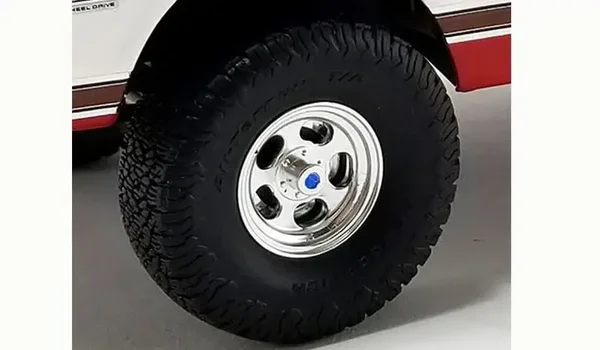 1:18 ACME - Classic Off Road Wheel & Tire Set - Polished