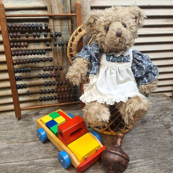 Vintage Russ Berrie Country Classics Teddybeer Brittany
