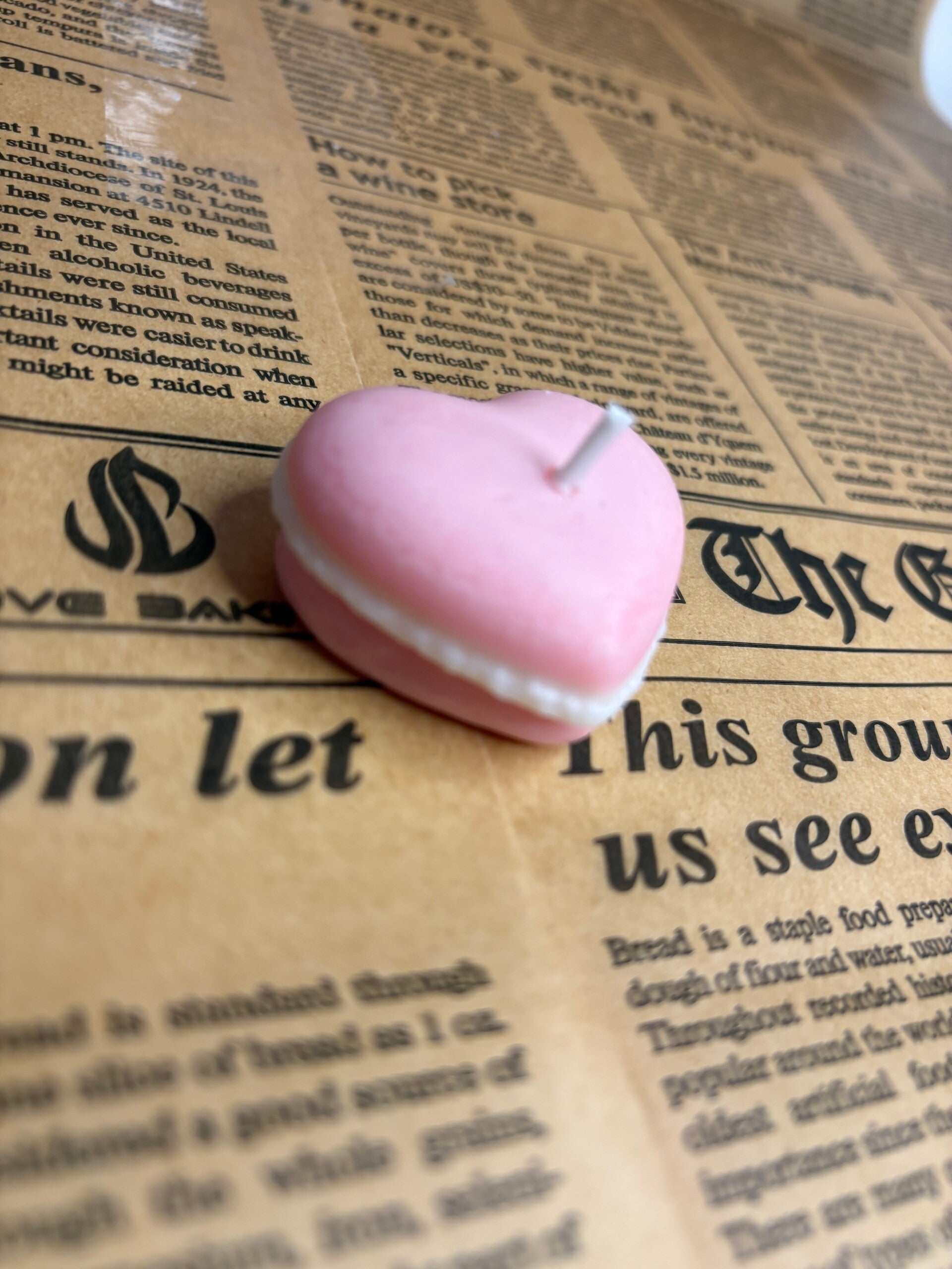 Macaron (heart) with strawberry