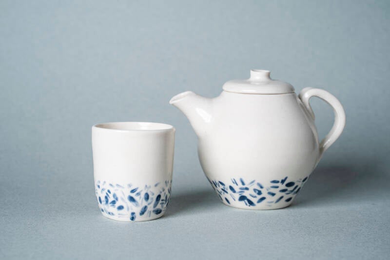 Théière blanche délicate