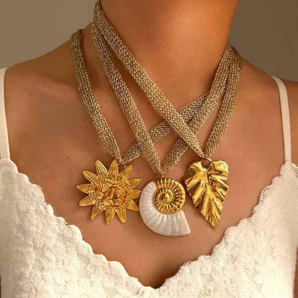 Gold Melon Seed Clasp Scallop Necklace Stainless Steel Shell Knitted Mesh Necklace