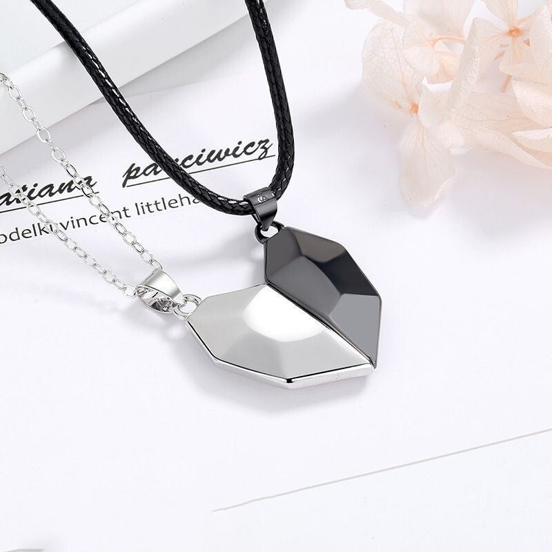 Couple Necklace Magnetic Heart Shape