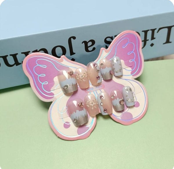 10 magic blue ocean manicures