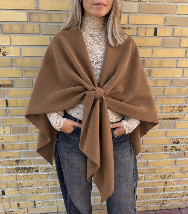 Elise poncho camel