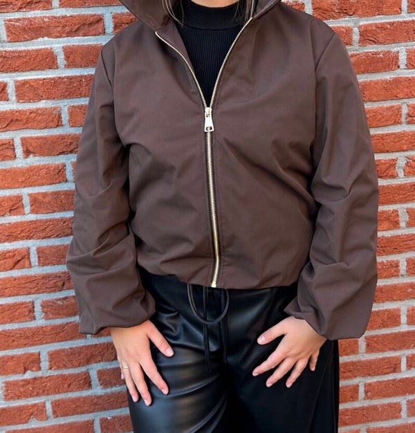 Bomberjack Livia Bruin