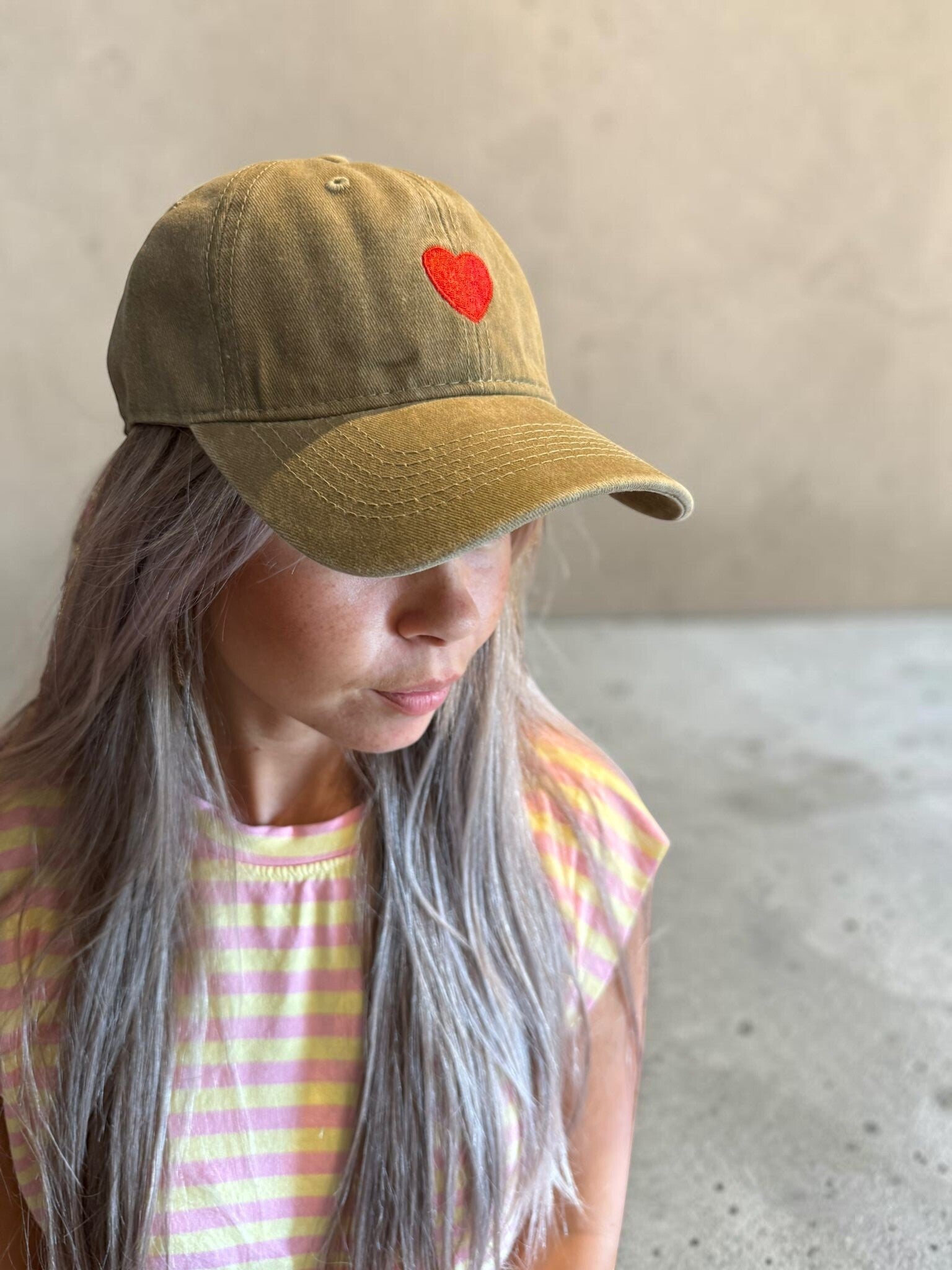 Khaki pet met hart