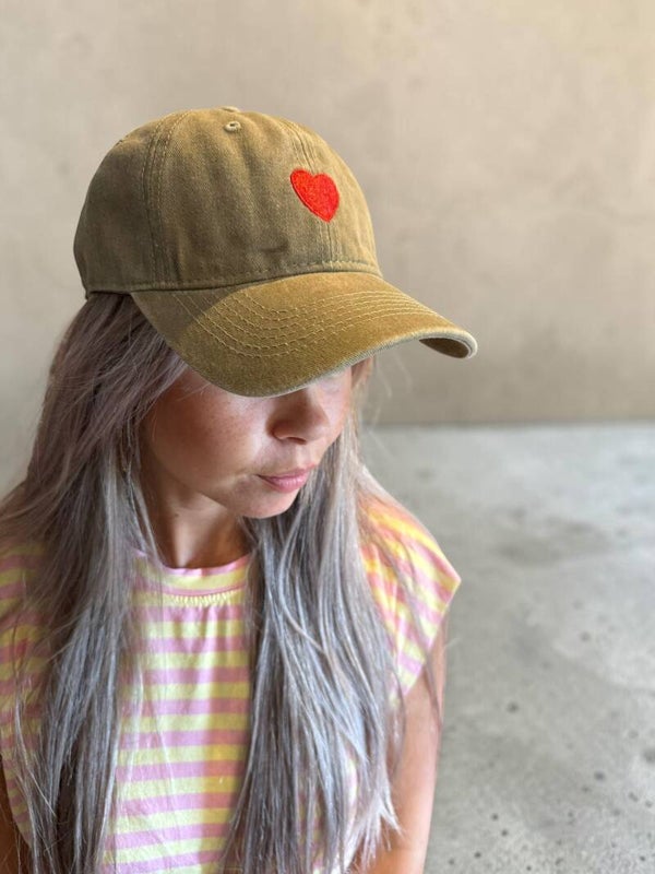 Khaki pet met hart