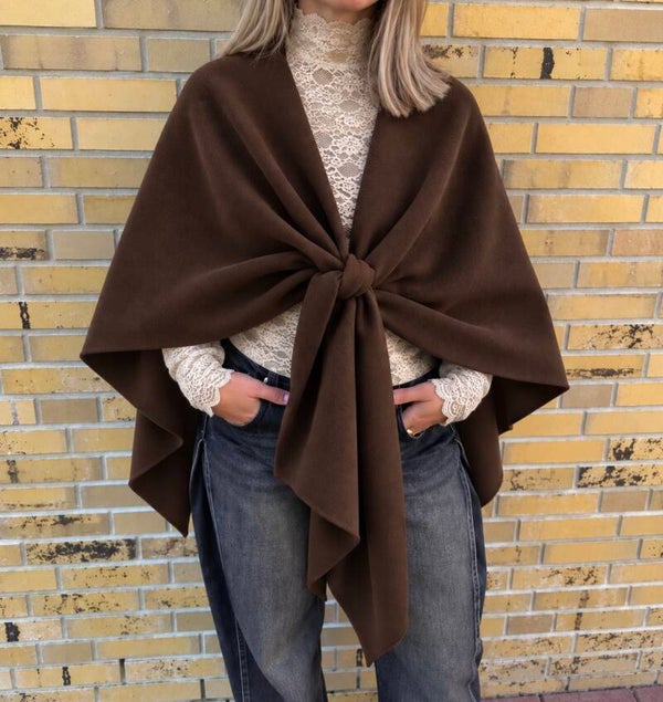 Elise poncho bruin