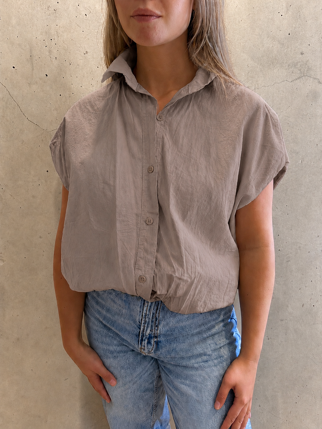 Korte mouw blouse met ballon effect taupe