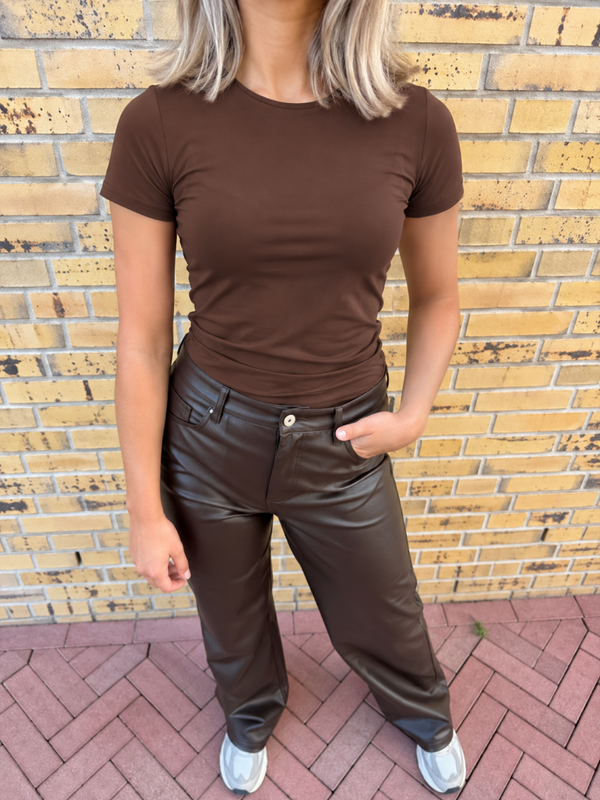 Basic T-Shirt – LIV Bruin