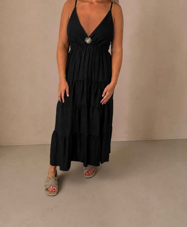 Aurelia – zwarte Maxi Jurk met Gouden Details