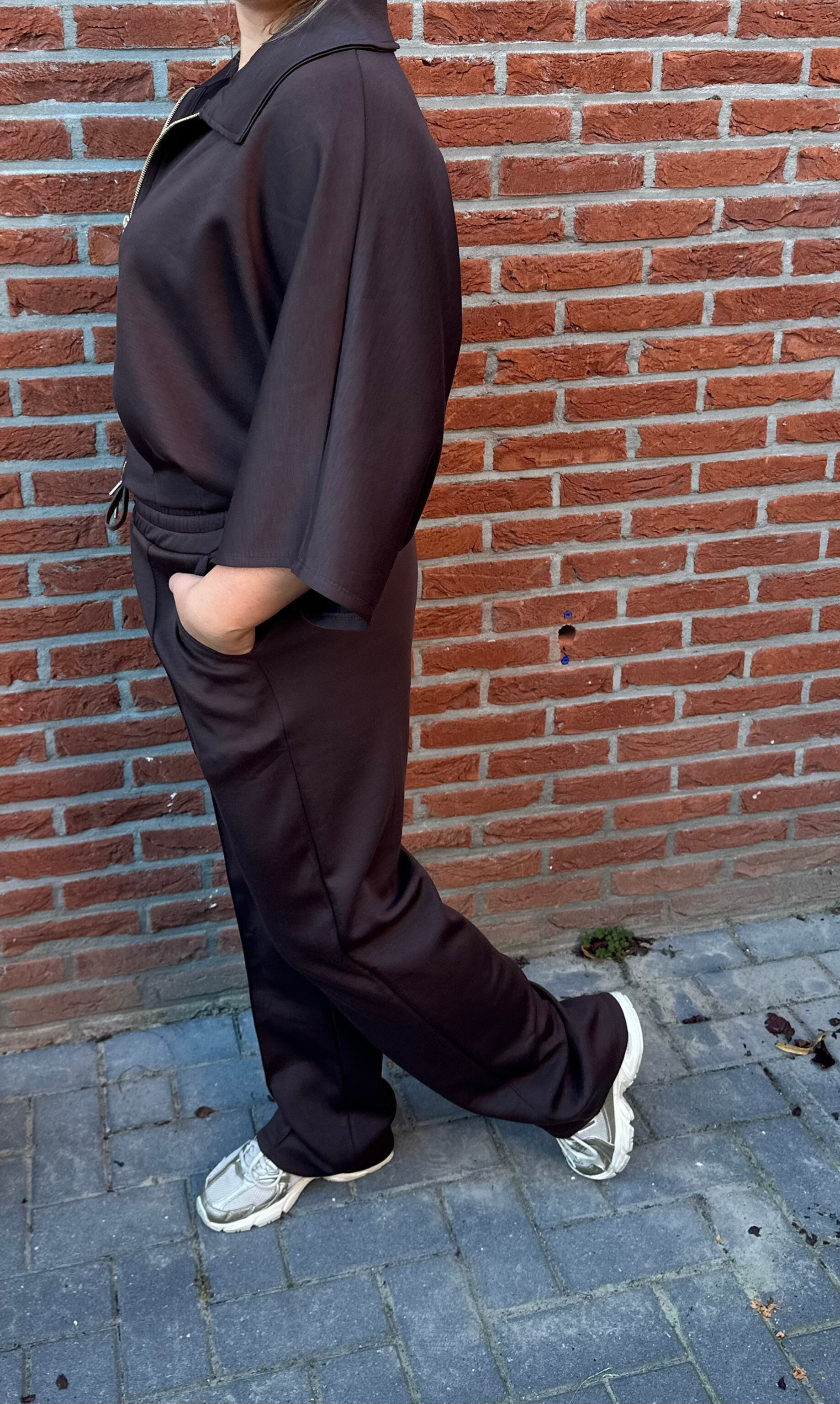 MILA – Comfy Set Bruin