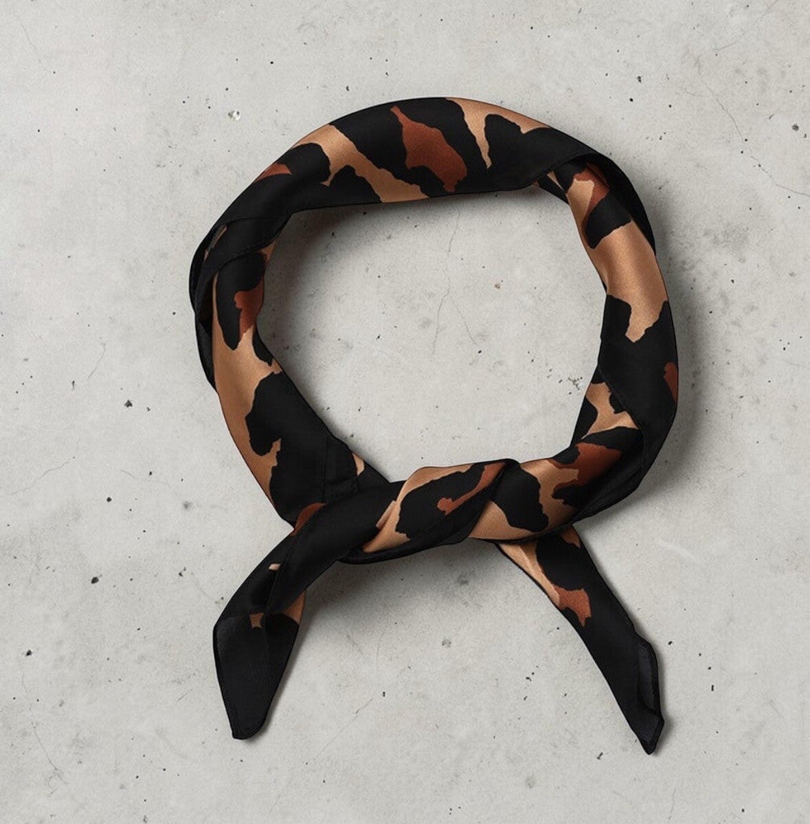 Chique leopard sjaal bruin-zwart van polyester