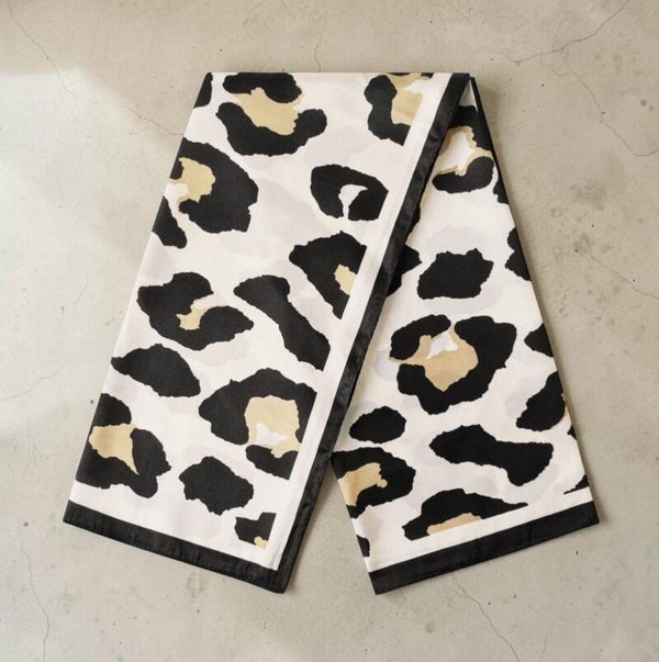 Trendy Leopard Polyester Sjaal – Stijlvol & Tijdloos