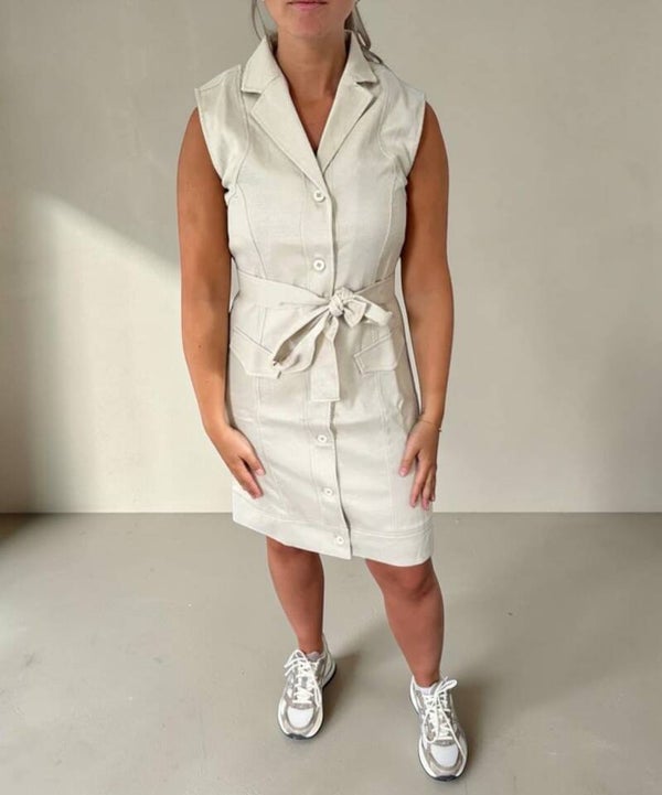 Ivory Grace – Elegante Beige Blazerjurk met Ceintuur