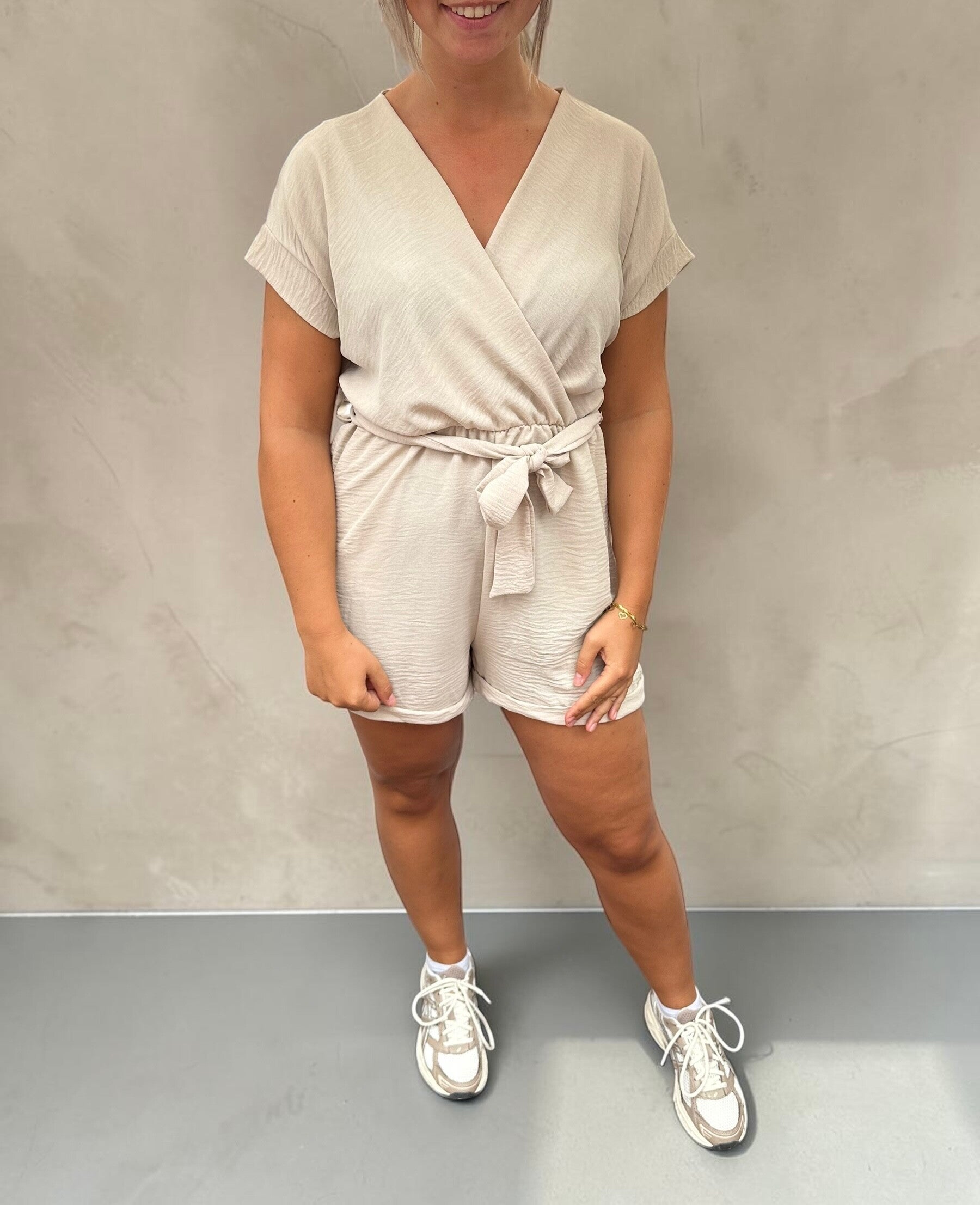 Azzuro- playsuit beige