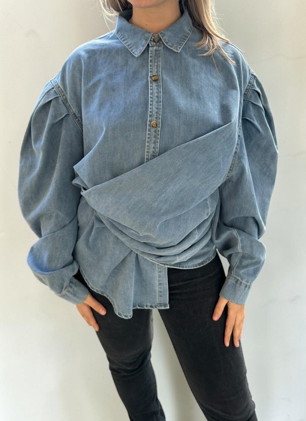 Denim blouse met pofmouwen