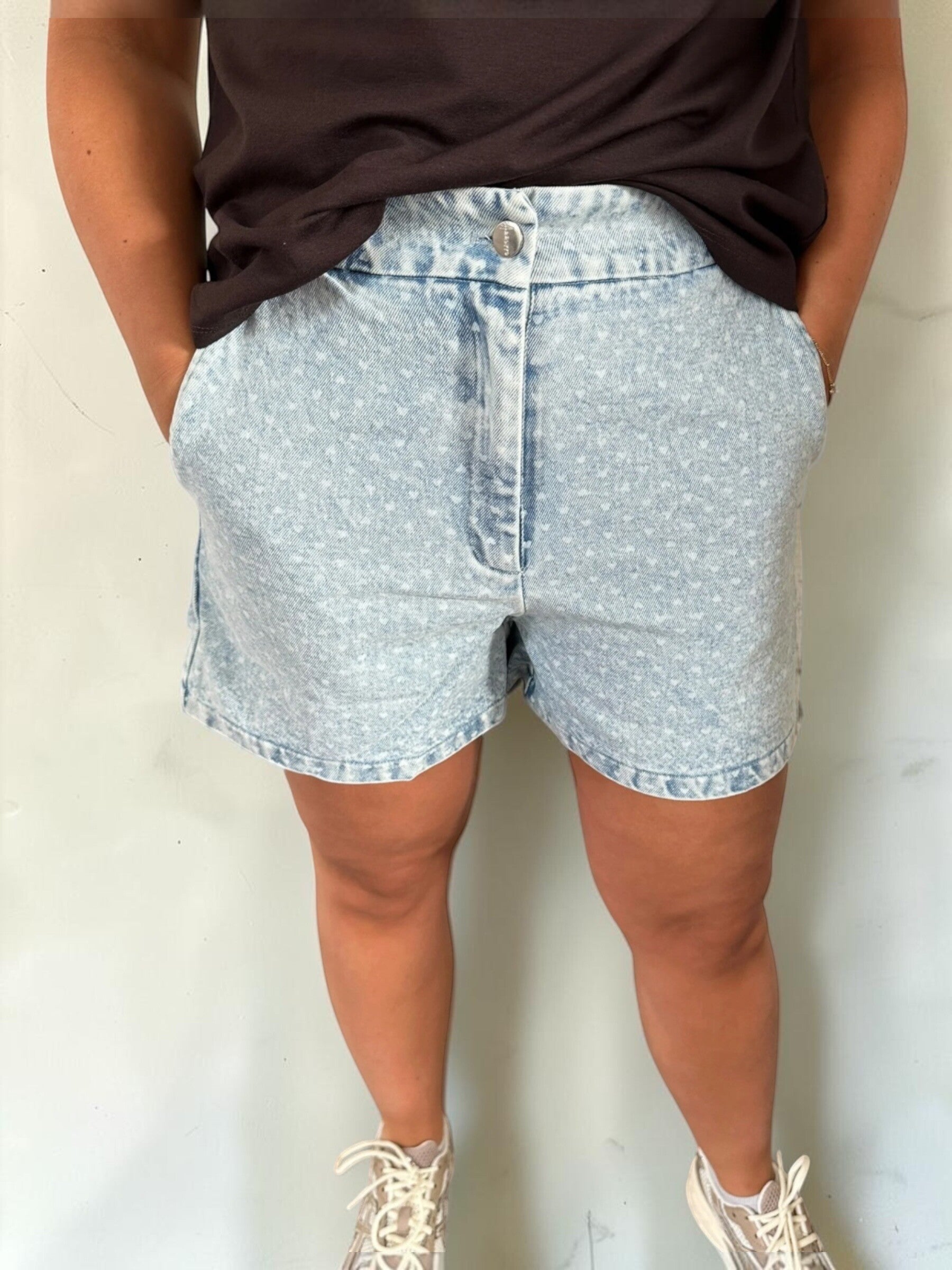 Trendy spijkershort met hartjes