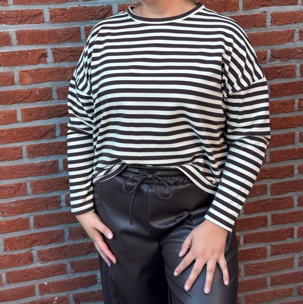 JULIËTTE – Oversized Striped Sweater Crème/Bruin