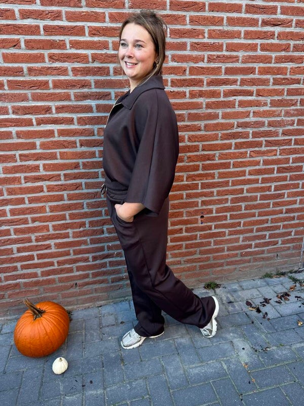 MILA – Comfy Set Bruin