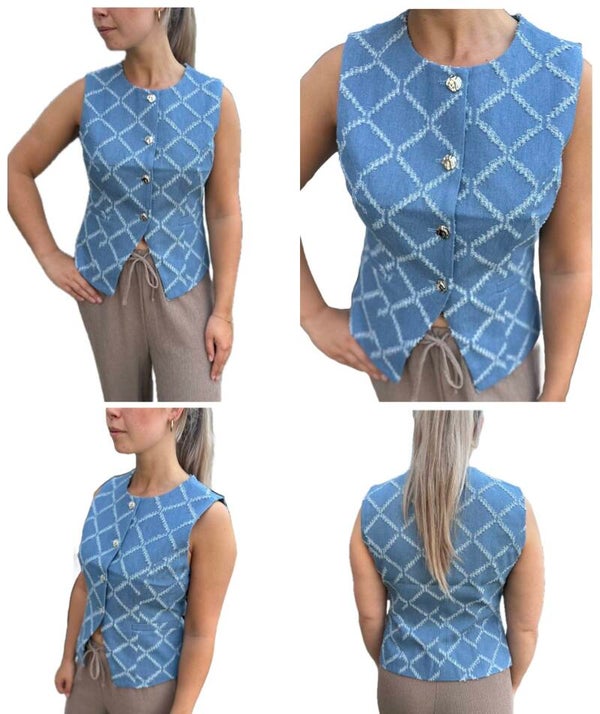 Lichtblauw denim gilet met zilveren knopen