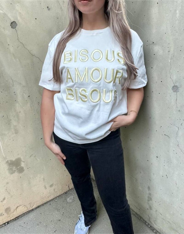 Chique T-shirt met gele opdruk