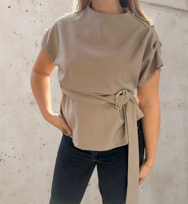 Chique top met gouden detail