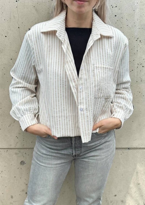Cropped beige blouse