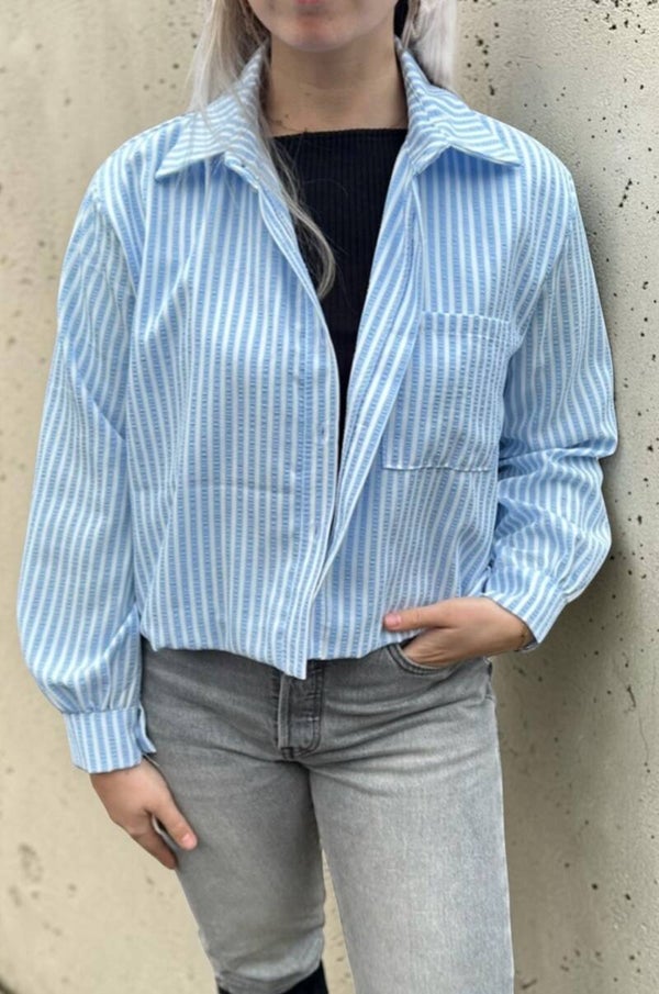 Cropped lichtblauwe blouse
