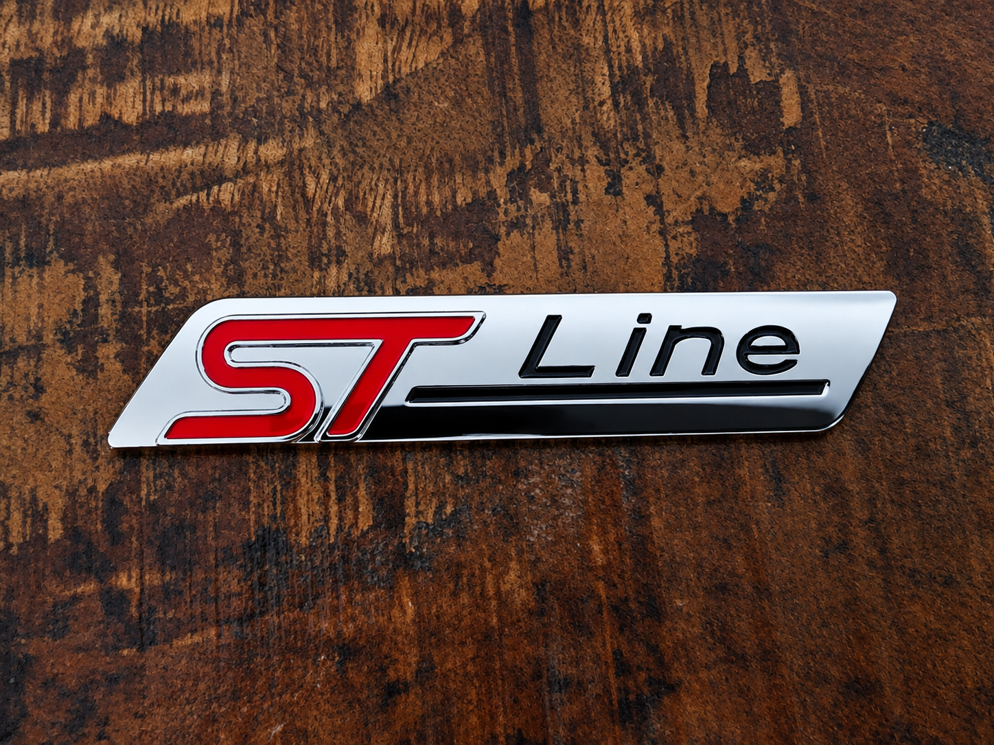 ST-line Chrome/rood embleem