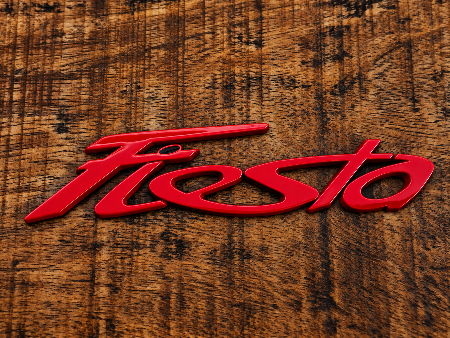 Fiesta MK7 achterklep embleem rood