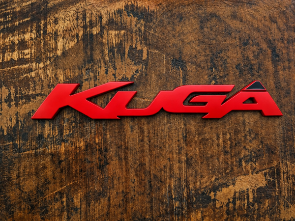 Kuga MK1/2 achterklep embleem rood