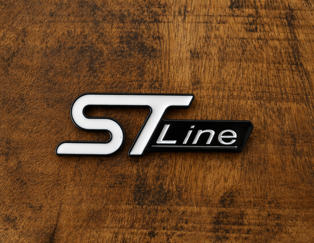 ST-line wit/zwart grill embleem