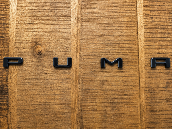 Puma achterklep embleem Zwart