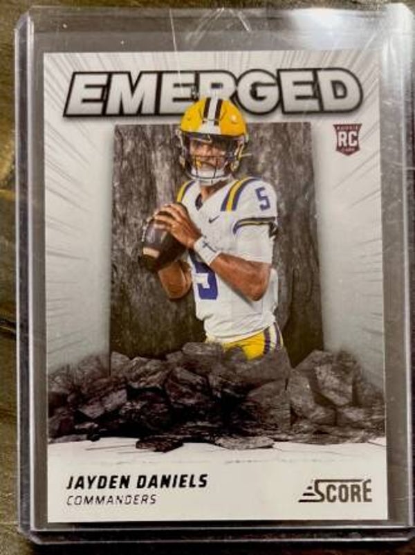 2024 Score - Emerged #EM-JDS Jayden Daniels (RC) Commanders