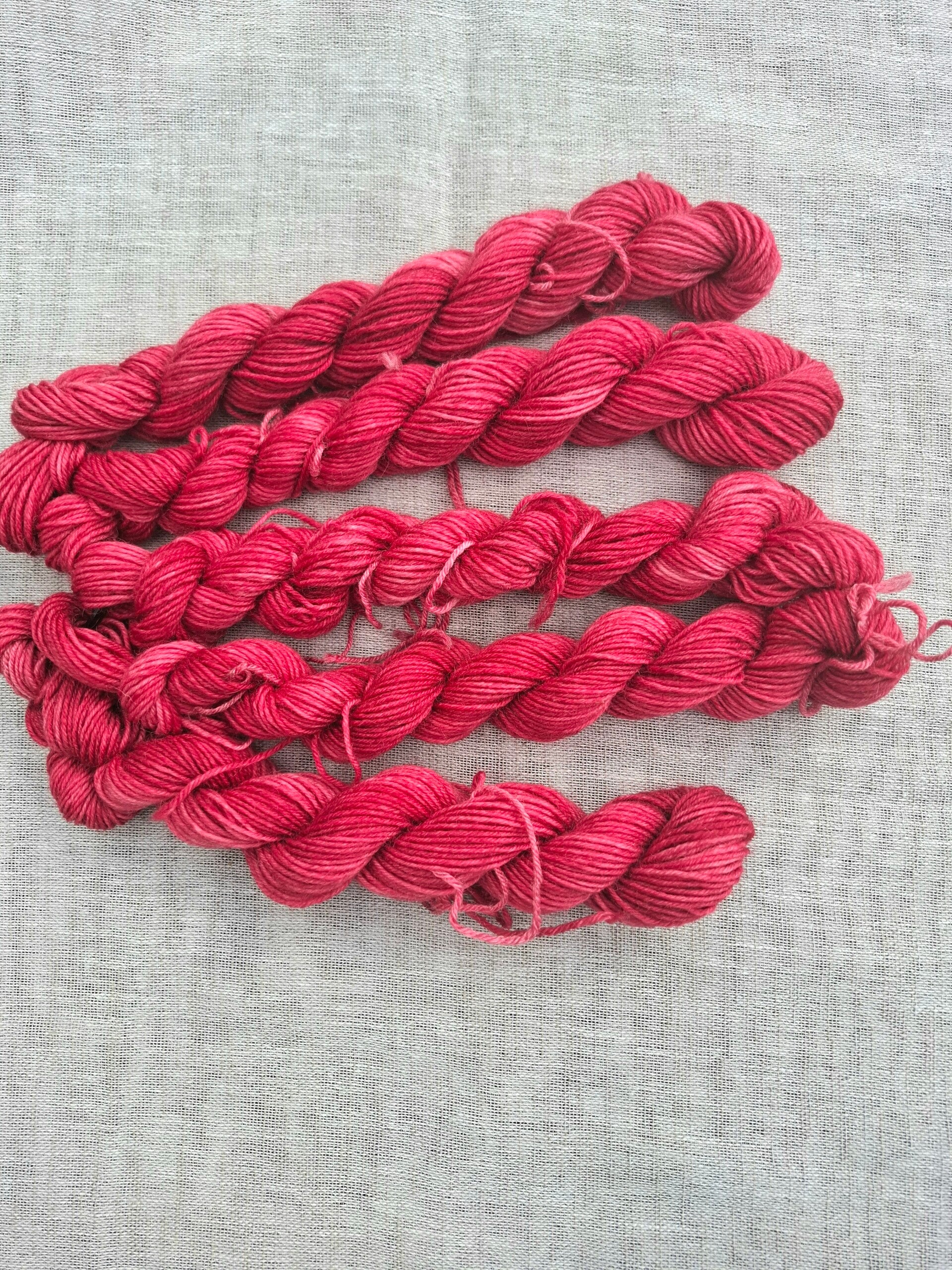 Mini sokkenwol kleur 009 Framboos