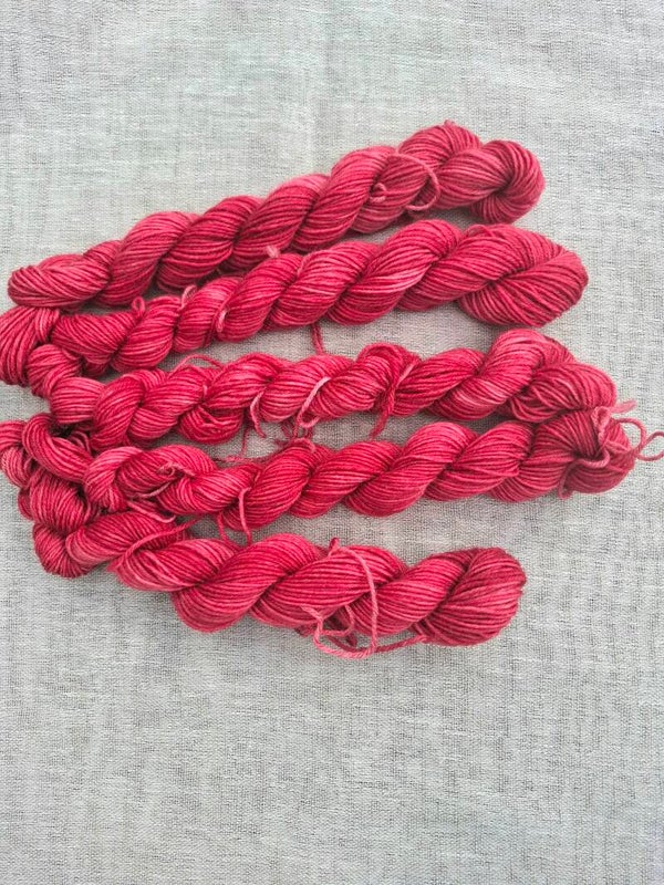 Mini sokkenwol kleur 009 Framboos