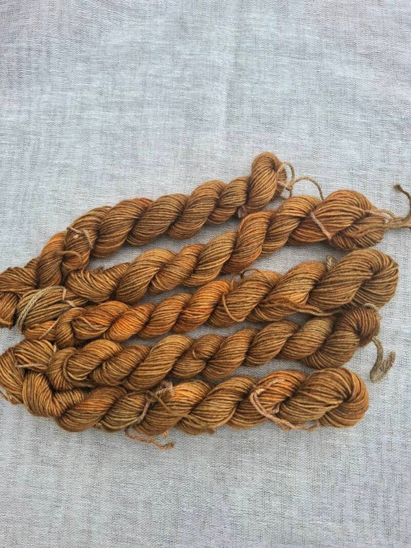Mini sokkenwol kleur 006 Olijf